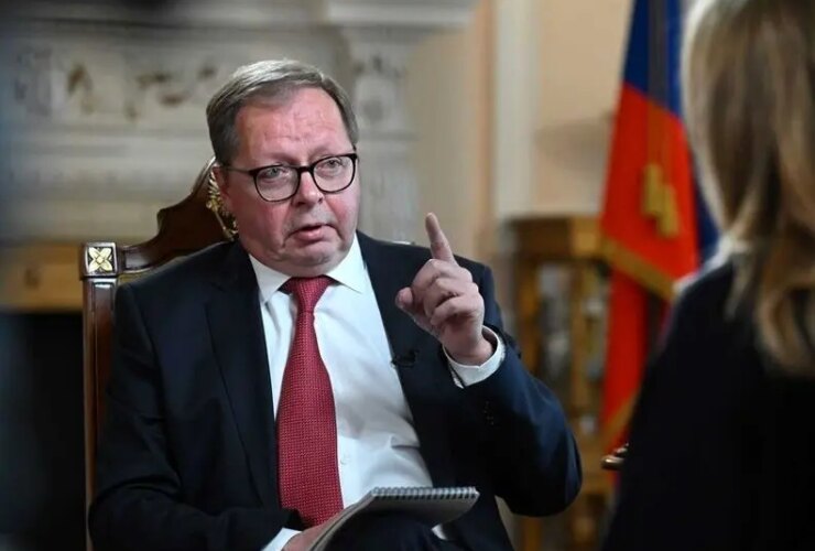 سفیر روسیه در لندن: کی یف باید به جای اعتراض به توافقنامه صلح، تسلیم شدن را در نظر بگیرد 25 سفیر روسیه در لندن: کی یف باید به جای اعتراض به توافقنامه صلح، تسلیم شدن را در نظر بگیرد