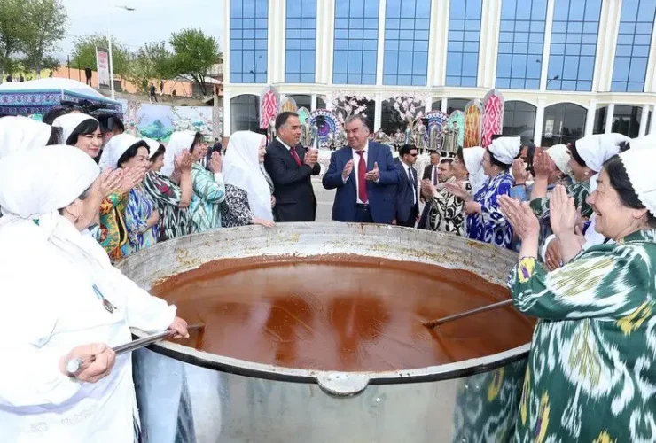 سمنو، غذای سنتی نوروز در تاجیکستان به رکورد جهانی رسید 30 سمنو، غذای سنتی نوروز در تاجیکستان به رکورد جهانی رسید