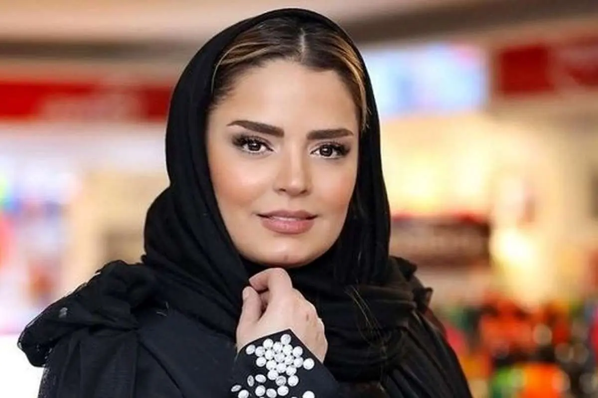 سپیده خداوردی بازیگر سریال یارید در حال یادگیری پیانو است