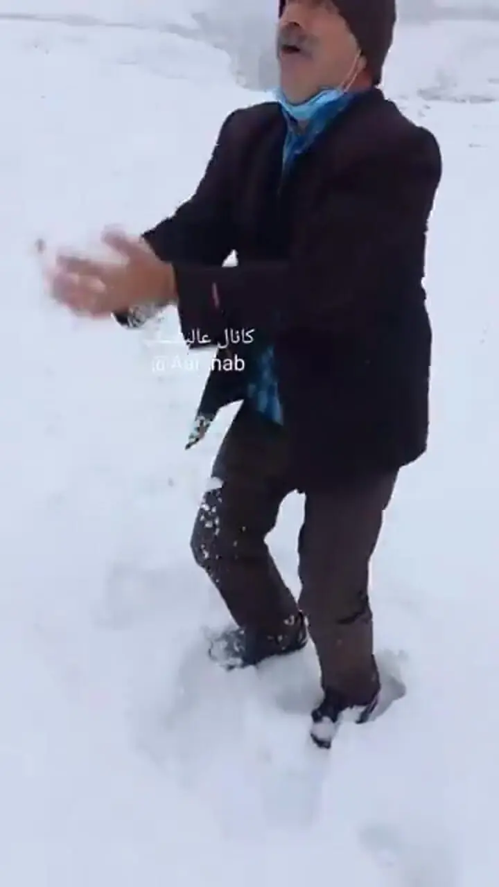 طعم فوق العاده بارش برف یزدی قدیم در دل کویر 1 طعم فوق العاده بارش برف یزدی قدیم در دل کویر