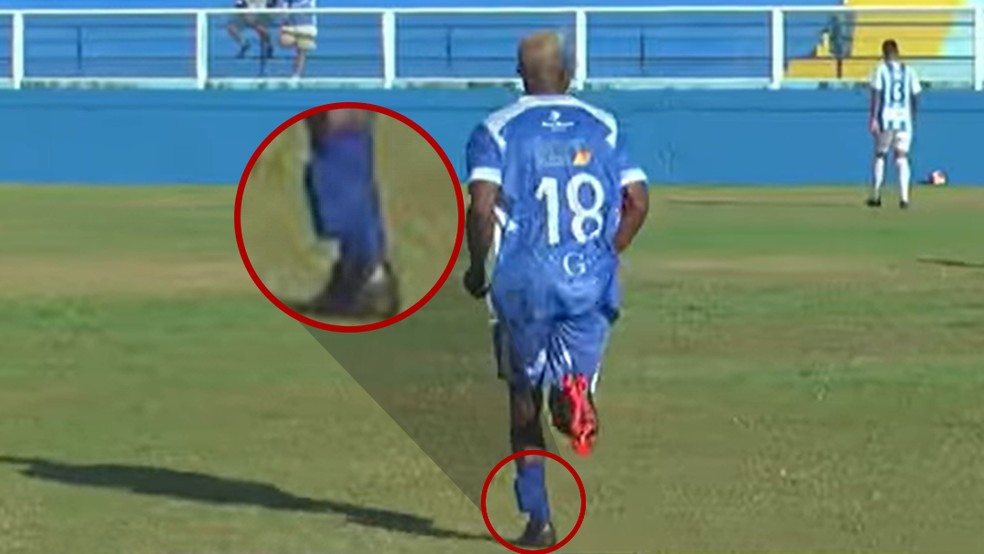 عکس؛ فوتبالیست دستگیر شده با دستبند الکترونیکی وارد زمین شد 5 بازیکن فوتبال زندانی