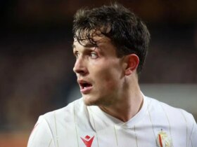 قلعه نویی منتظر دعوت یک ستاره ایرانی الاصل است. دوران حرفه ای دنیس اکرت در لیگ بلژیک 11 قلعه نویی منتظر دعوت یک ستاره ایرانی الاصل است. دوران حرفه ای دنیس اکرت در لیگ بلژیک