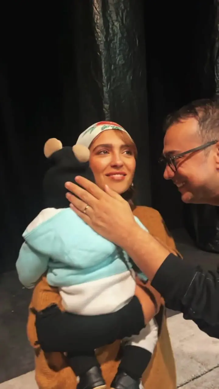 لحظات احساسی مونا کرمی و سپند امیرسلیمانی در روز مادر