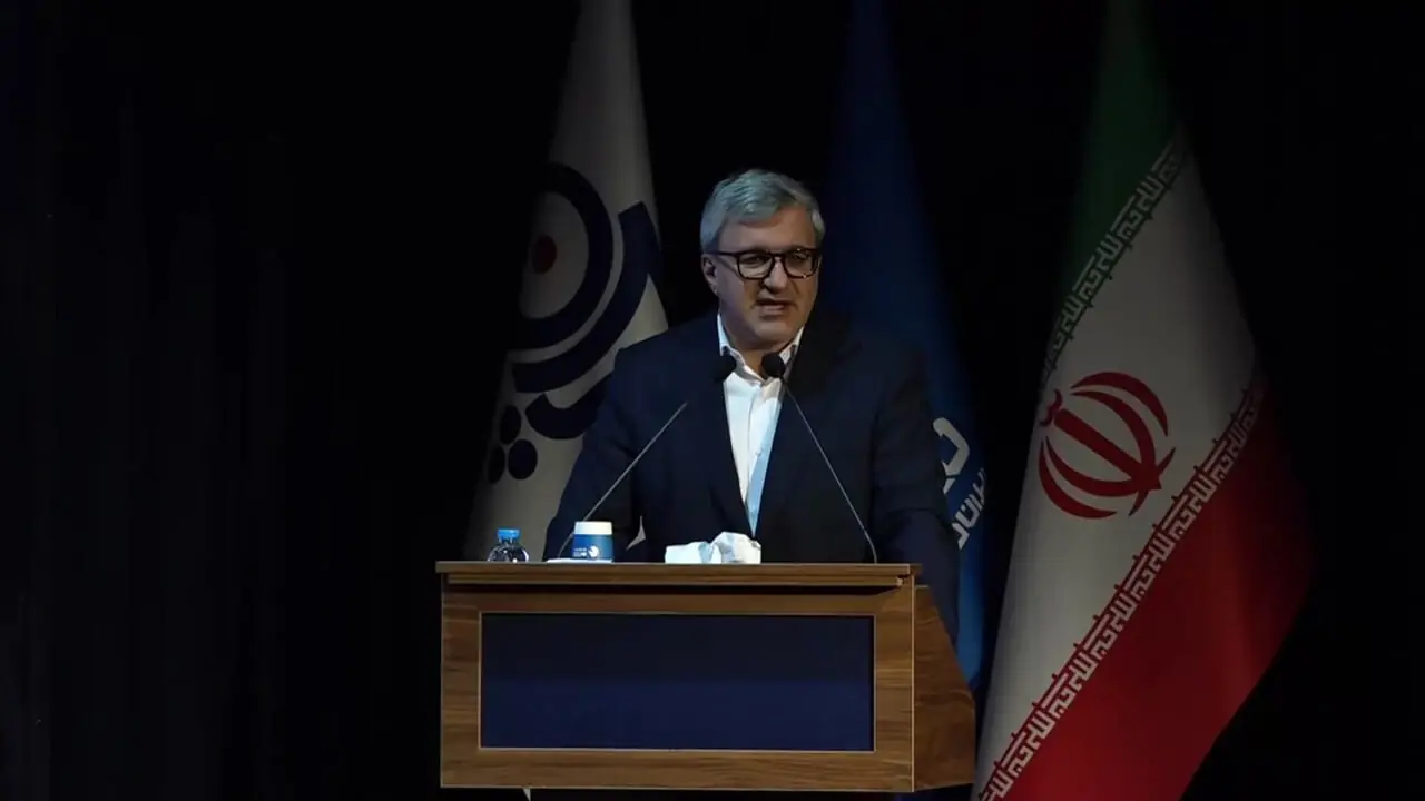 ما در سنگر تولید داخلی پاسخ استکبار جهانی را می دهیم 1 ما در سنگر تولید داخلی پاسخ استکبار جهانی را می دهیم