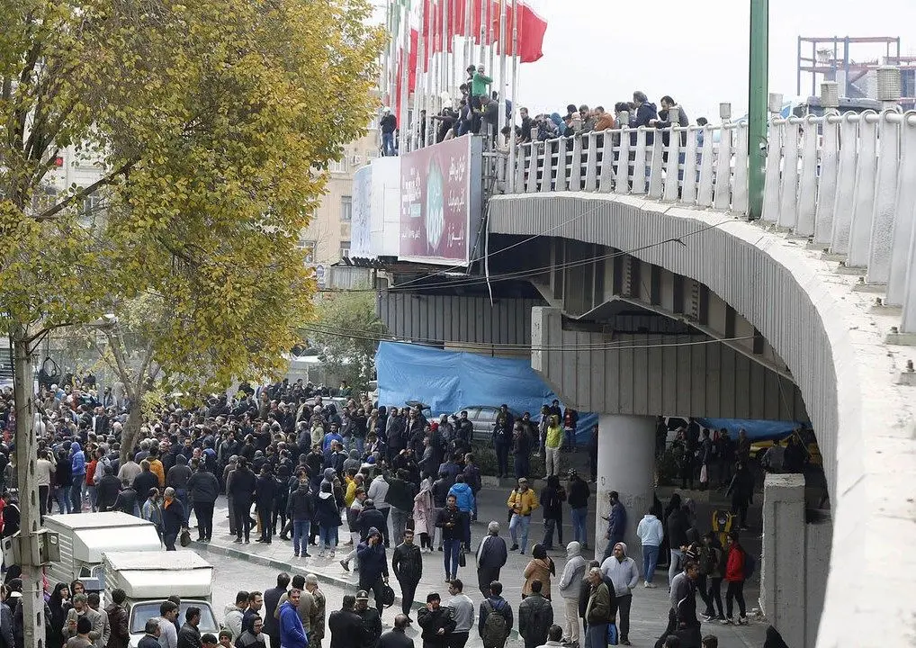 محل ملاقات در تهران چه شد؟/ سروری: نمی دانم از چمران می پرسم 1 محل ملاقات در تهران چه شد؟/ سروری: نمی دانم از چمران می پرسم