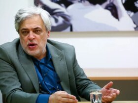 محمد مهاجری: استعفا دادم چون نمی خواستم سرمایه دولت باشم! 8 محمد مهاجری: استعفا دادم چون نمی خواستم سرمایه دولت باشم!