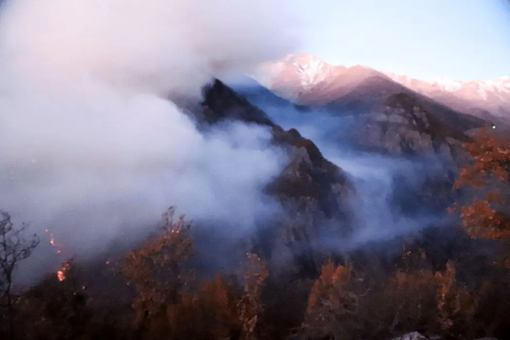 مدیرکل منابع طبیعی مازندران: علت احتمالی آتش سوزی نخبگان شکارچیان غیرمجاز است. 1 مدیرکل منابع طبیعی مازندران: علت احتمالی آتش سوزی نخبگان شکارچیان غیرمجاز است.