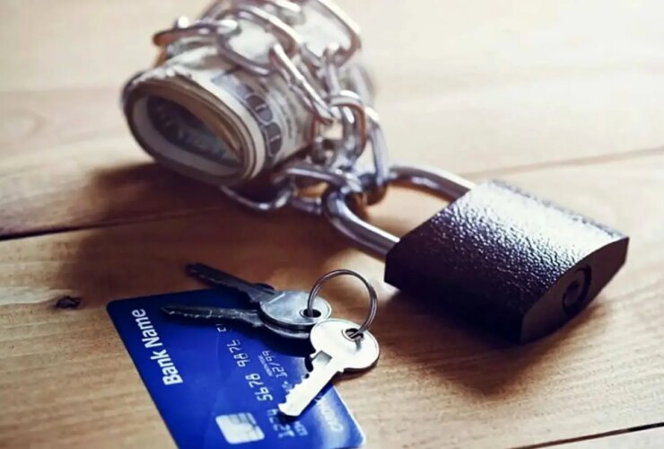 مسدود کردن حساب‌های ریالی مشکوک به اخلال در بازار ارز و طلا