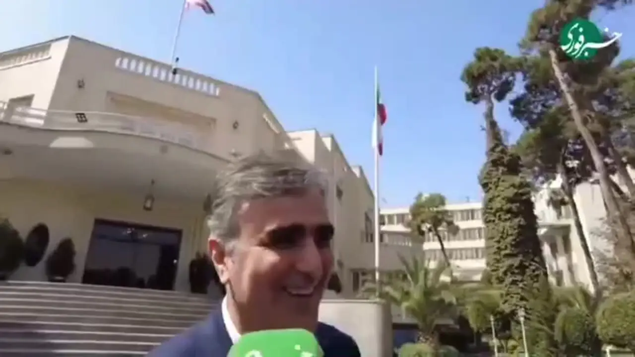 مصاحبه رئیس کل بانک مرکزی درباره افزایش قیمت دلار در یک ماه پیش 1 مصاحبه رئیس کل بانک مرکزی درباره افزایش قیمت دلار در یک ماه پیش