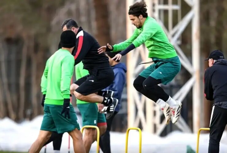 مصدومیت «2+1» از ناحیه دست عثمر؛ وضعیت پرسپولیس شبیه هوای تهران است! 18 مصدومیت «2+1» از ناحیه دست عثمر؛ وضعیت پرسپولیس شبیه هوای تهران است!