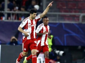 مهدی طارمی اعداد را برعکس کرد! 8 مهدی طارمی اعداد را برعکس کرد!