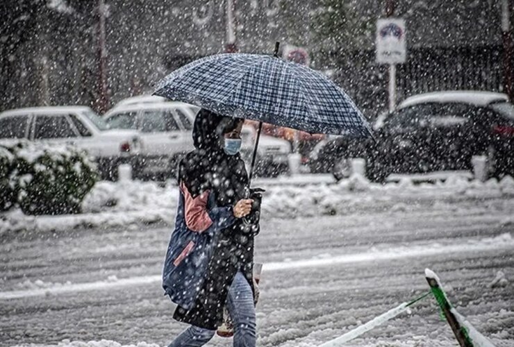 نفوذ سامانه بارشی از روز یکشنبه/تهران برفی و بارانی خواهد بود