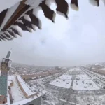 نمایی زیبا از برف از داخل مناره های مسجد امام اصفهان