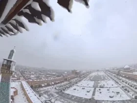 نمایی زیبا از برف از داخل مناره های مسجد امام اصفهان
