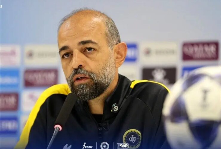 نویدکیا: قهرمانی سپاهان؟ الان خیلی زوده! 28 نویدکیا: قهرمانی سپاهان؟ الان خیلی زوده!