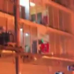 هرج و مرج در پایتخت بنگلادش/ ساختمان روزنامه به آتش کشیده شد