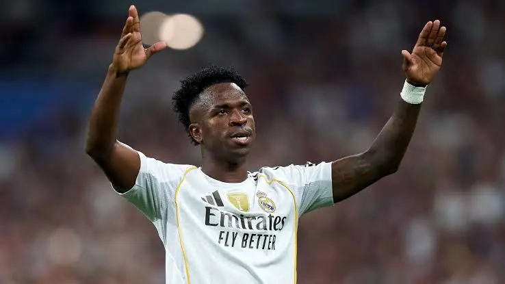 وینی توسط هواداران مادرید هو شد. برنابئو مقابل ستاره برزیلی 1 وینی توسط هواداران مادرید هو شد. برنابئو مقابل ستاره برزیلی