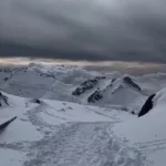 پناهگاه کوهستانی در برف