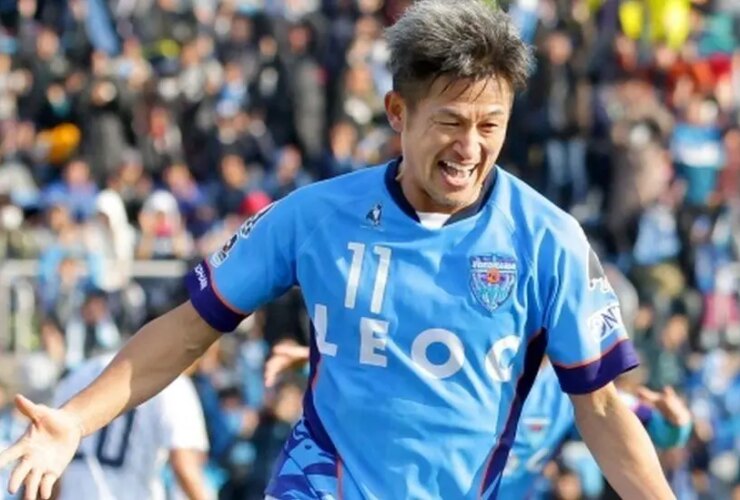 پیرترین بازیکن فوتبال جهان به میادین بازگشت