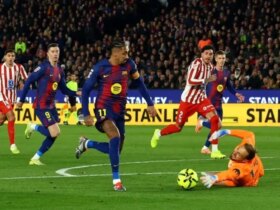 پیروزی پر شور بارسلونا مقابل اتلتیکو مادرید؛ لالیگا همچنان آبی و اناری باقی می ماند 3 پیروزی پر شور بارسلونا مقابل اتلتیکو مادرید؛ لالیگا همچنان آبی و اناری باقی می ماند