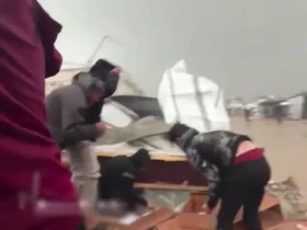 چادرهای آوارگان غزه بر اثر باد و باران شدید فرو ریخت 8 چادرهای آوارگان غزه بر اثر باد و باران شدید فرو ریخت