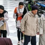 چرا باید مراقب تلفن همراه خود باشیم؟