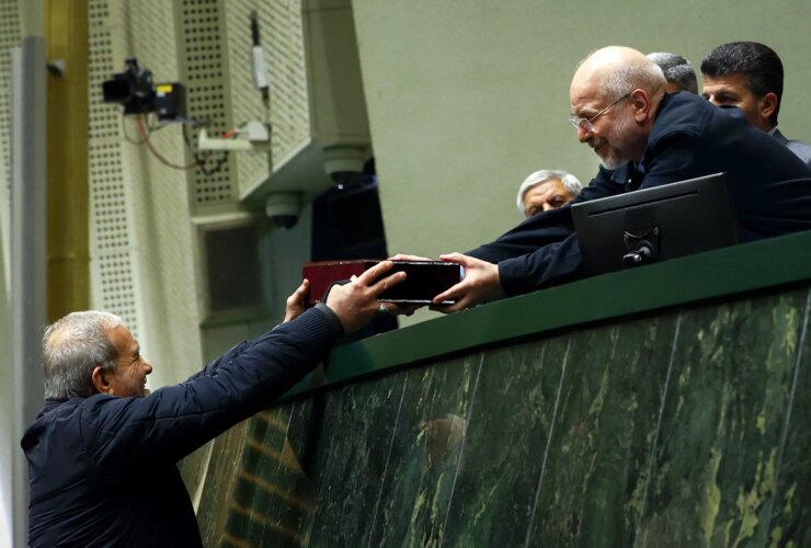 چهار گزینه برای پزشکان در برابر فشارهای مجلس