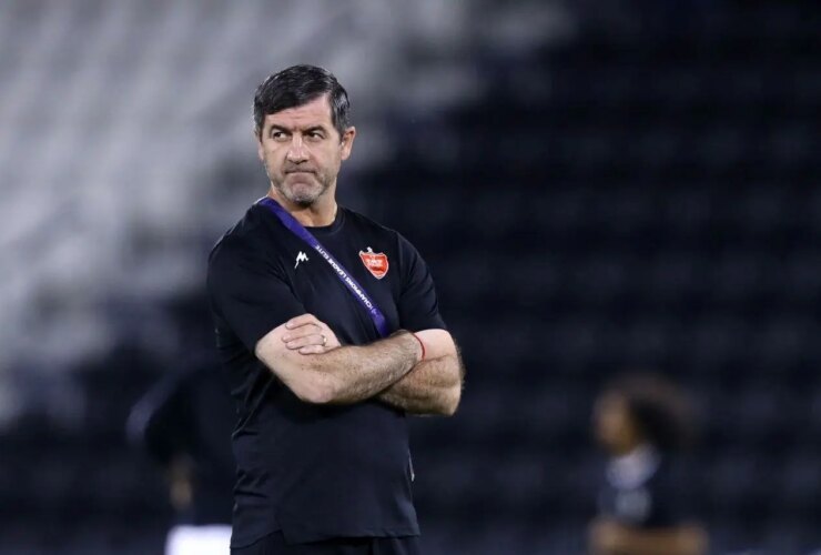 کریم باقری; بر خلاف هر کس دیگری!