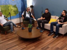 گزارش الجزیره از کاهش مخاطبان رادیو 12 گزارش الجزیره از کاهش مخاطبان رادیو