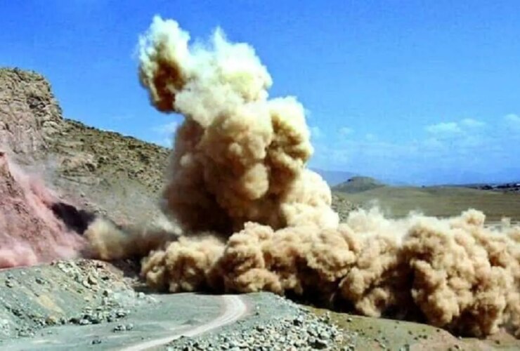 صدای انفجار و پرواز بالگرد روز جمعه مربوط به رزمایش مدیریت بحران مشهد است. 3 صدای انفجار و پرواز بالگرد روز جمعه مربوط به رزمایش مدیریت بحران مشهد است.