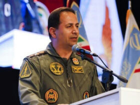 ما باید به ایرانی بودنمان افتخار کنیم و برای ساختن این سرزمین تلاش کنیم. 8 ما باید به ایرانی بودنمان افتخار کنیم و برای ساختن این سرزمین تلاش کنیم.