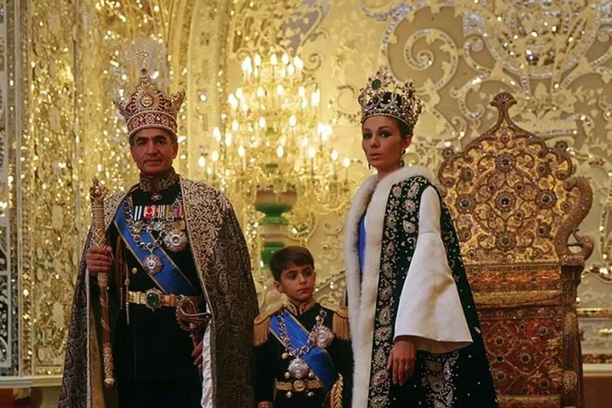 مصاحبه با شاه و فرح 51 روز پس از اشغال سفارت/ فرح: ما گروگان هستیم 1 مصاحبه با شاه و فرح 51 روز پس از اشغال سفارت/ فرح: ما گروگان هستیم