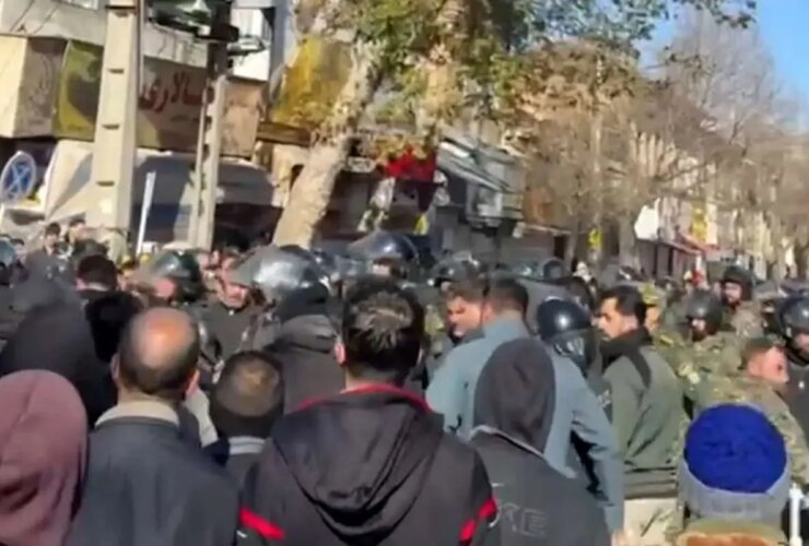 دفتر امام کوما کانکان به آتش کشیده شد 14 دفتر امام کوما کانکان به آتش کشیده شد