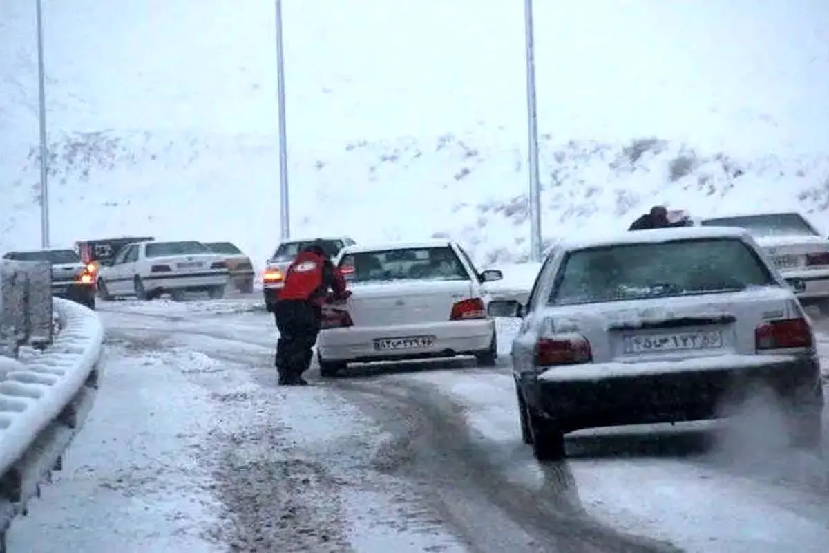 محور تبریز - زنجان به دلیل برف و کولاک برای حمل و نقل مسدود شد 1 محور تبریز - زنجان به دلیل برف و کولاک برای حمل و نقل مسدود شد