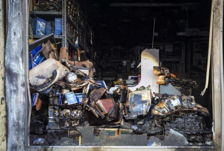 تصاویر; آتش سوزی در مغازه لوازم یدکی مشهد