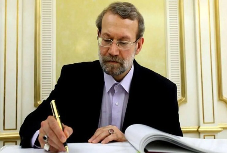 واکنش تند لاریجانی به ترامپ: مراقب سربازان خود باشید/ مداخله مساوی است با هرج و مرج در کل منطقه