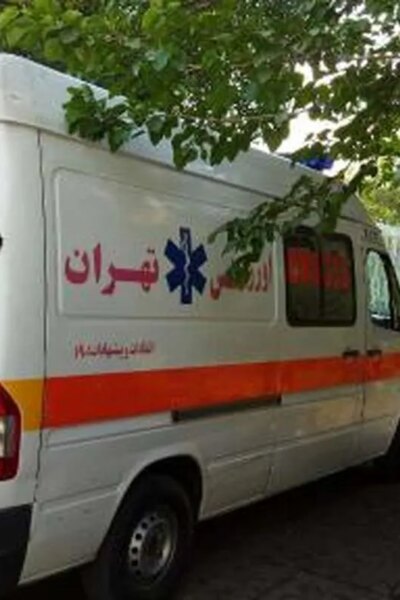 معترضان به یک آمبولانس اورژانس در شرق پایتخت آسیب رساندند