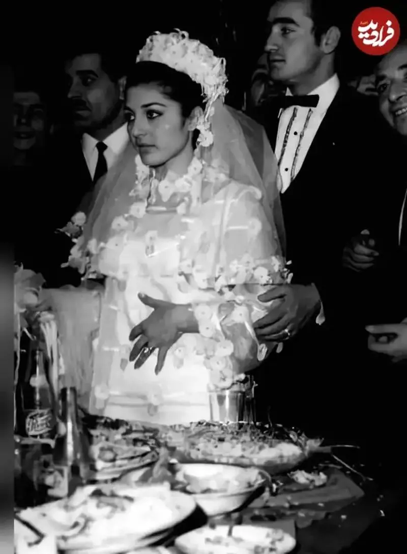 گوگوش و همسرش محمود قربانی سر میز شام شب عروسی شان 5 گوگوش