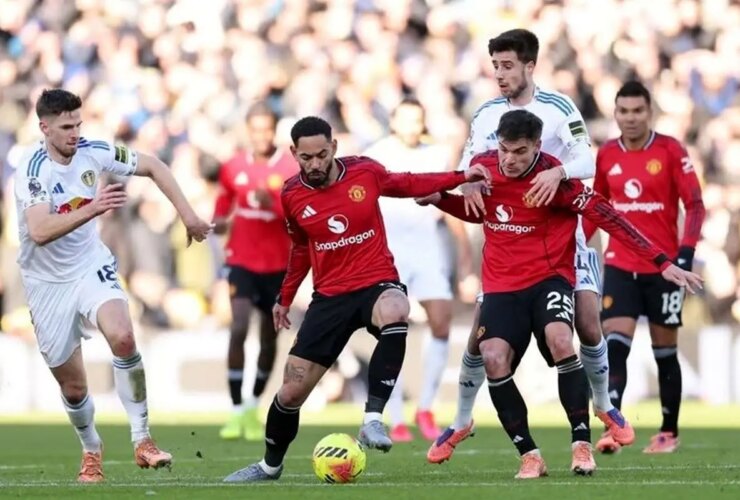 لیدز مقابل منچستریونایتد به تساوی 1-1 رسید. شیاطین در سال جدید شکست می خورند