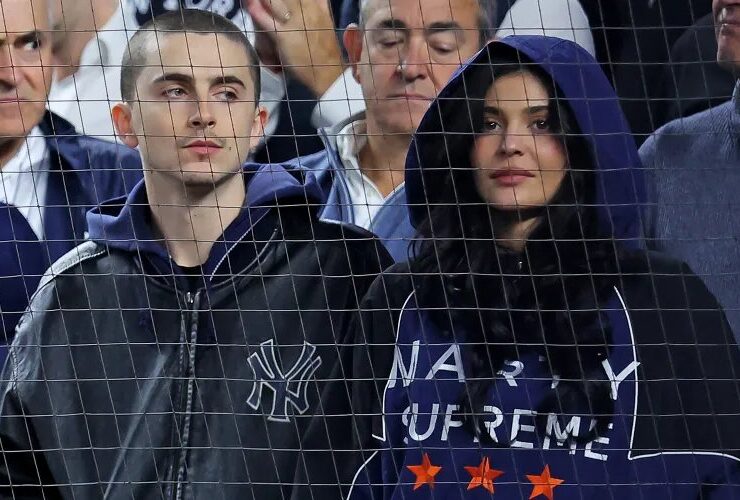 تشکر عاشقانه از تیموتی شالامه تا کایلی جنر روی صحنه: بدون تو به اینجا نمی آمدم 22 تشکر عاشقانه از تیموتی شالامه تا کایلی جنر روی صحنه: بدون تو به اینجا نمی آمدم