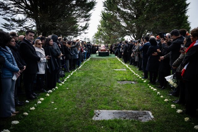 عکس های جدید از مراسم ختم بهرام بیضایی