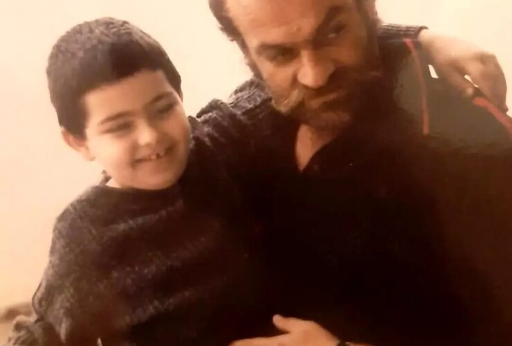 فتحعلی اویسی ۴۰ ساله در گیلان به همراه پسرش. سال 1364 / عکس