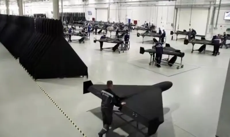 پهپاد شاهد مسلح بود. تهدید جدید روسیه در جنگ هوا به هوا 1 شاهد پهپاد