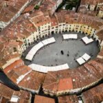 میدان آمفی تئاتر لوکا; از خرابه های رومی تا مرکز شهر