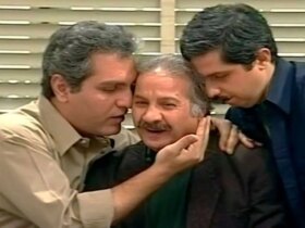 اشاره به مهران مدیری و سیامک انصاری در مراسم ختم پیردوست