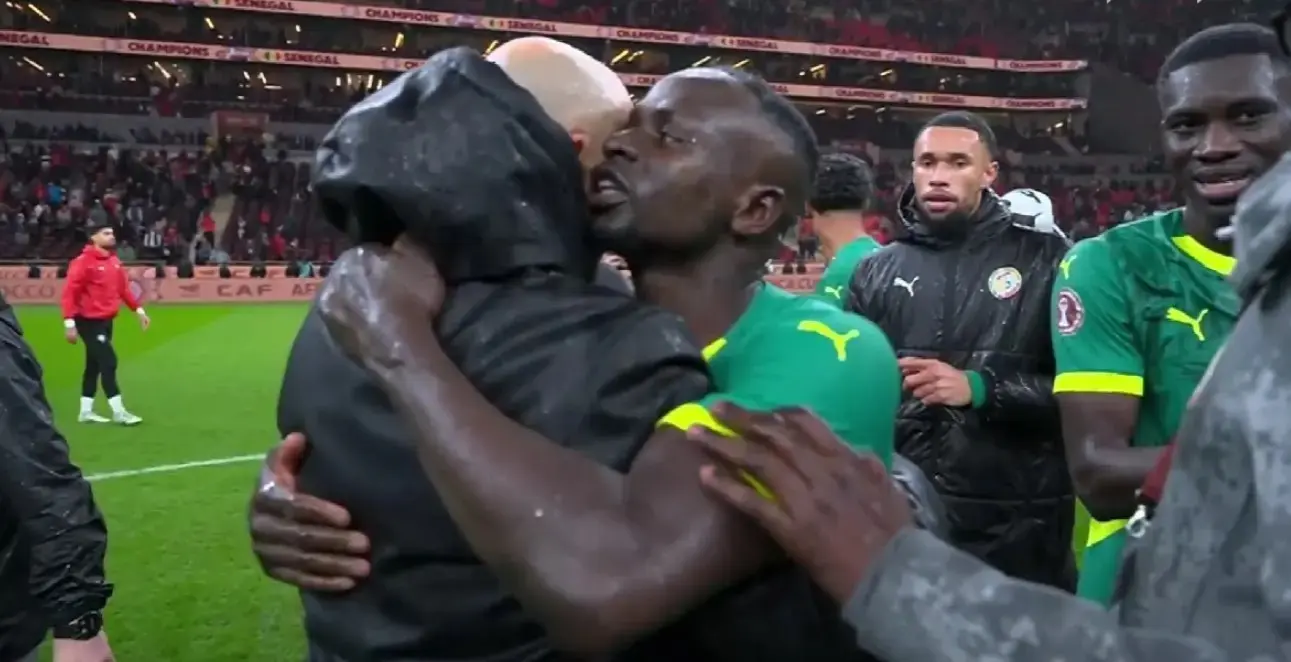 عادل، مانه، میثاقی و دی ماه به شکلی عجیب! 5 023