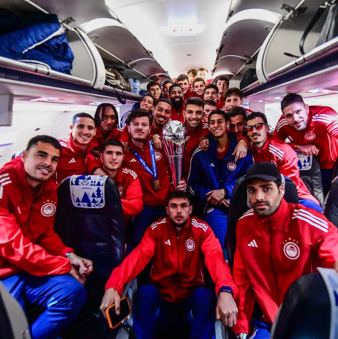 در بدترین دو هفته ایران، دنیا در اختیار آقا مهدی بود 5 14