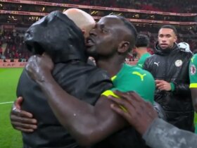 دیشب یک مرد قهرمان ملتش شد و به دنبال آن مرگ بر ناامیدی 14 1769388204 دیشب یک مرد قهرمان ملتش شد و به دنبال آن