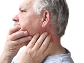 نقش کلیدی غدد بزاقی در بدن / چه عواملی باعث تورم غدد بزاقی می شود؟