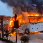 قطع خطوط ارتباطی رامسر باعث سوختن اتوبوس مسافربری شد